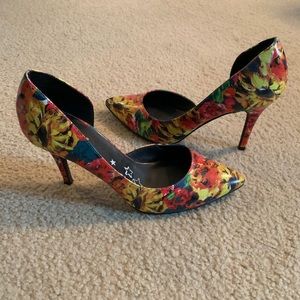TRASH Floral heels